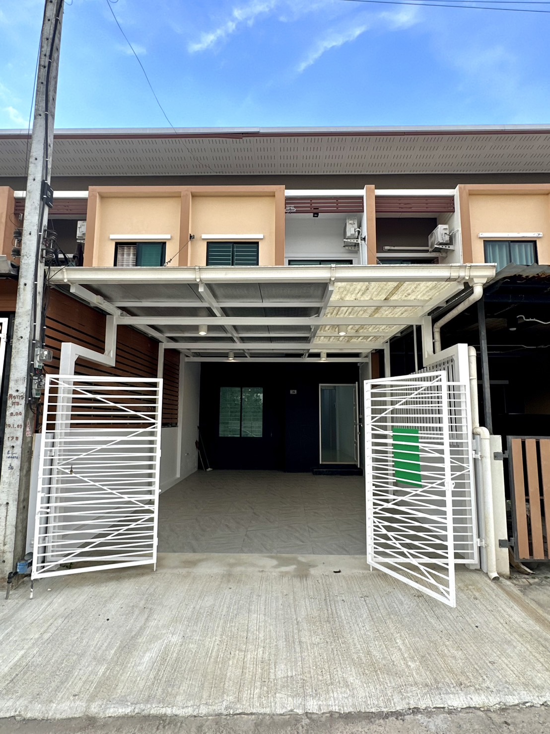 1.99 ลบ บ้านทาวน์เฮาส์ 2 ชั้น 2 ห้องนอน 2 ห้องน้ำ รีโนเวท บ้านพรุ - Image 2