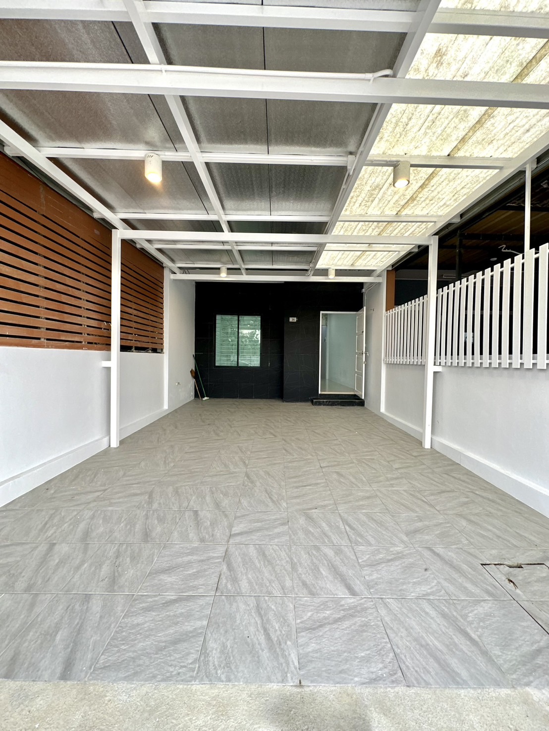 1.99 ลบ บ้านทาวน์เฮาส์ 2 ชั้น 2 ห้องนอน 2 ห้องน้ำ รีโนเวท บ้านพรุ - Image 4
