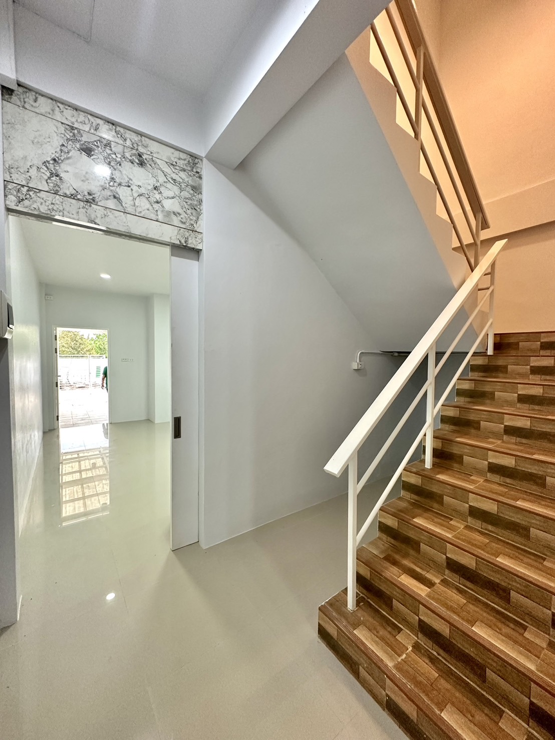 1.99 ลบ บ้านทาวน์เฮาส์ 2 ชั้น 2 ห้องนอน 2 ห้องน้ำ รีโนเวท บ้านพรุ - Image 9