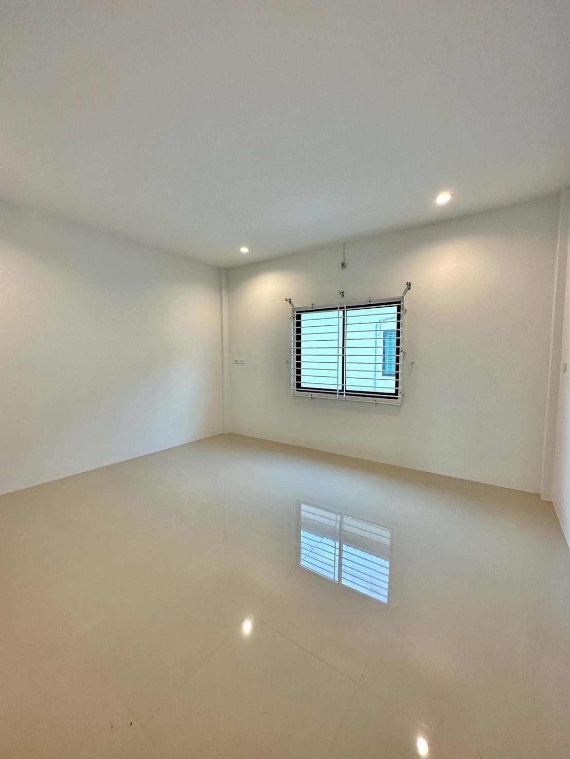 1.99 ลบ บ้านทาวน์เฮาส์ 2 ชั้น 2 ห้องนอน 2 ห้องน้ำ รีโนเวท บ้านพรุ - Image 18